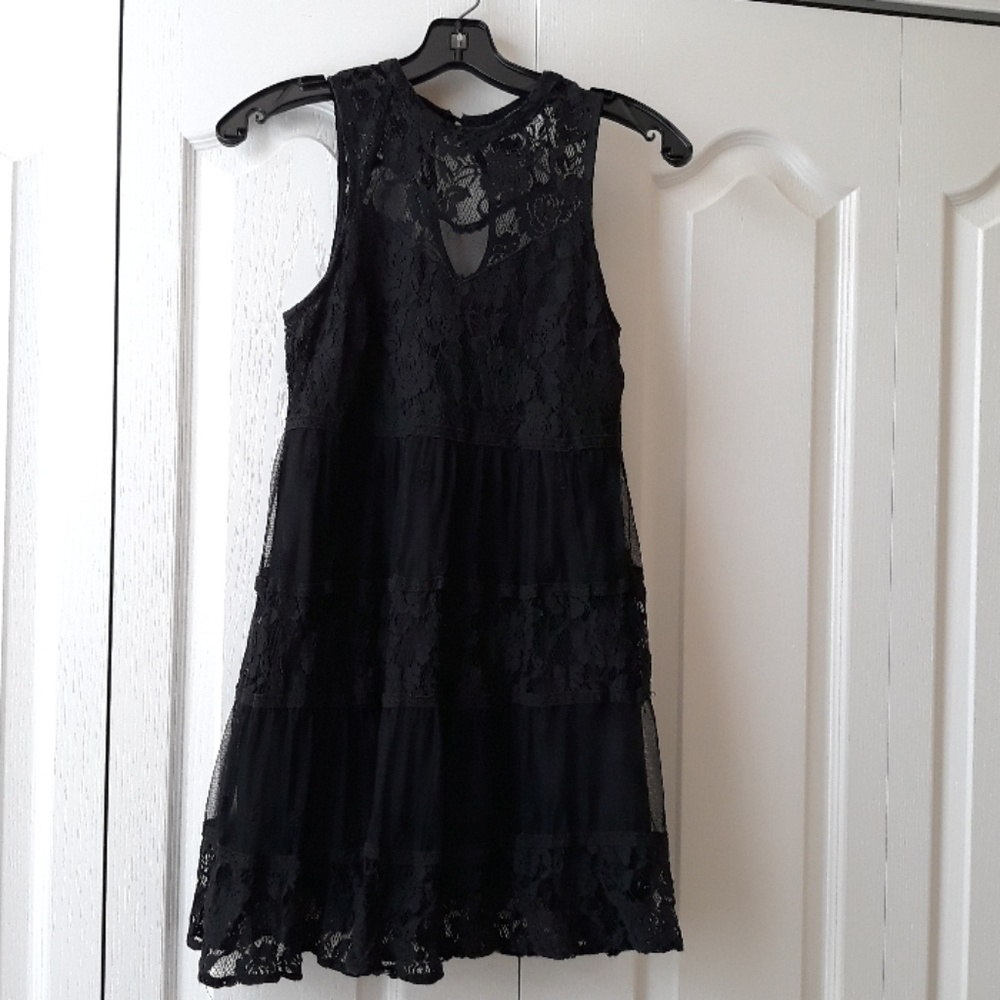 Sleeveless Black lace overlay dress size s